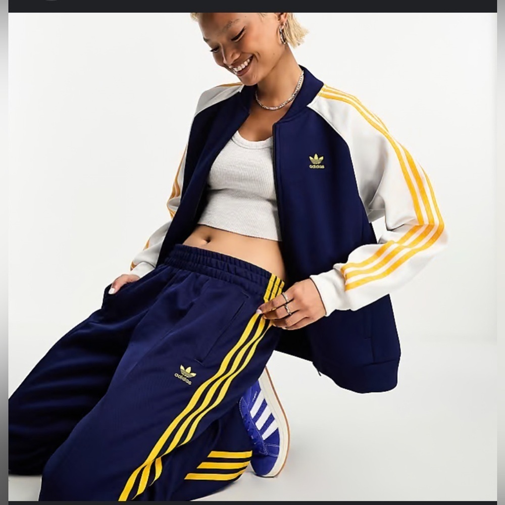 ✨Host pick✨NWOT Adidas Navy Blue and Yellow Track Jacket